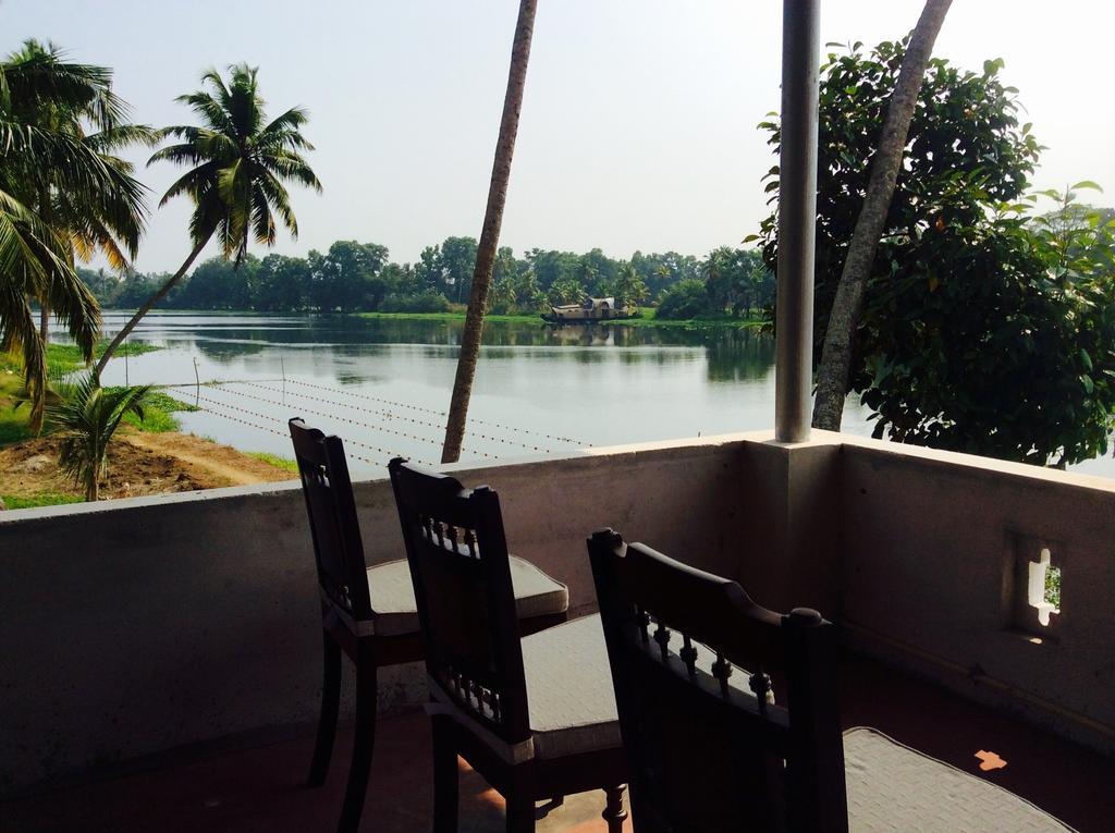 Ayana'S Homestay Alappuzha Bagian luar foto