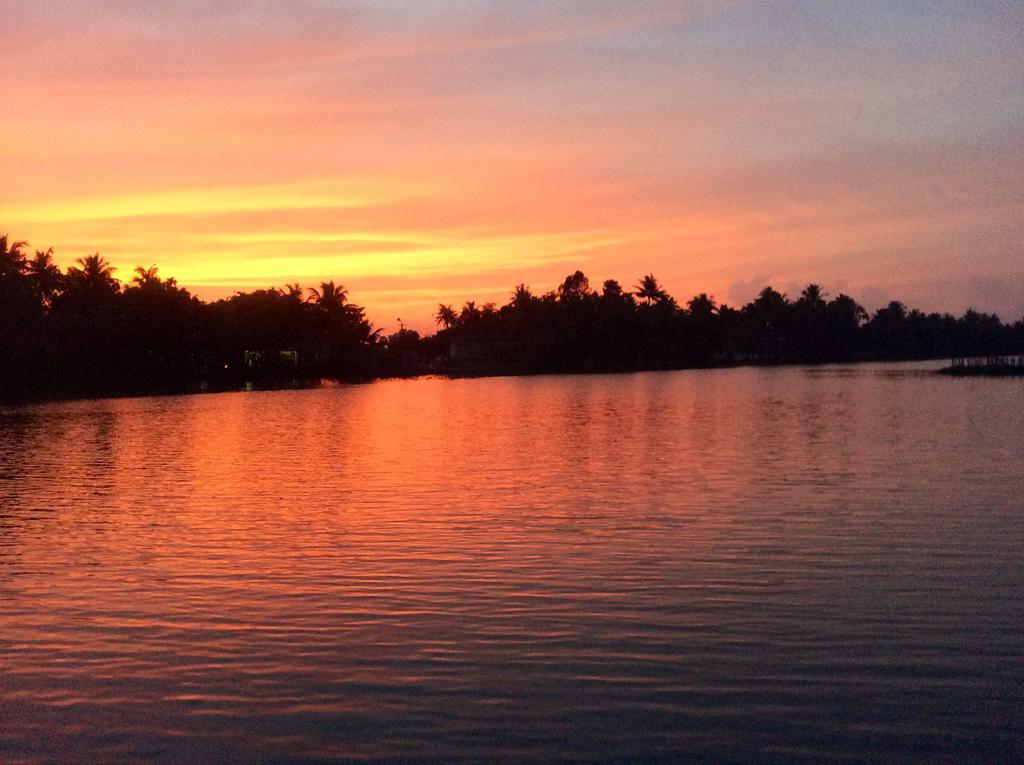 Ayana'S Homestay Alappuzha Bagian luar foto