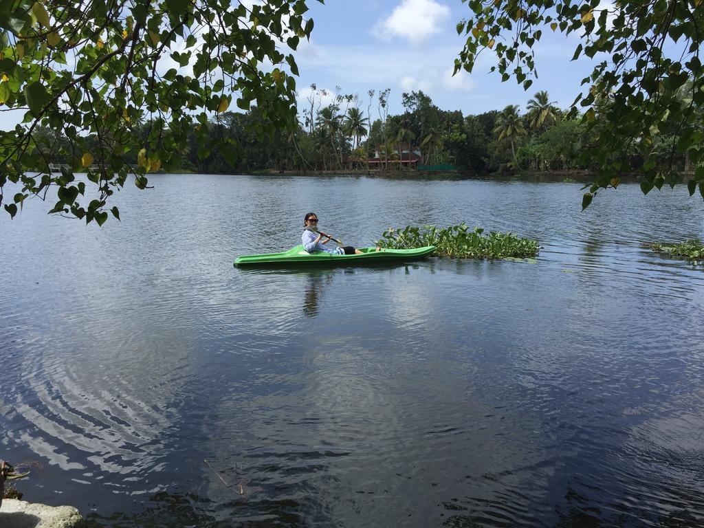 Ayana'S Homestay Alappuzha Bagian luar foto